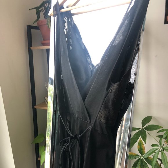 Vintage Black Lace Slip Small/Medium - Picture 3 of 6